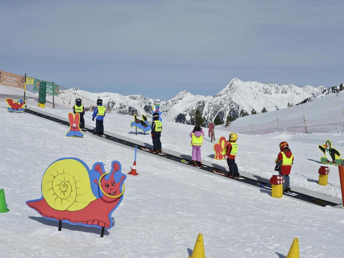 Quiet Holiday Flat Near The Mayrhofen Ski Area シュヴェンダウ エクステリア 写真