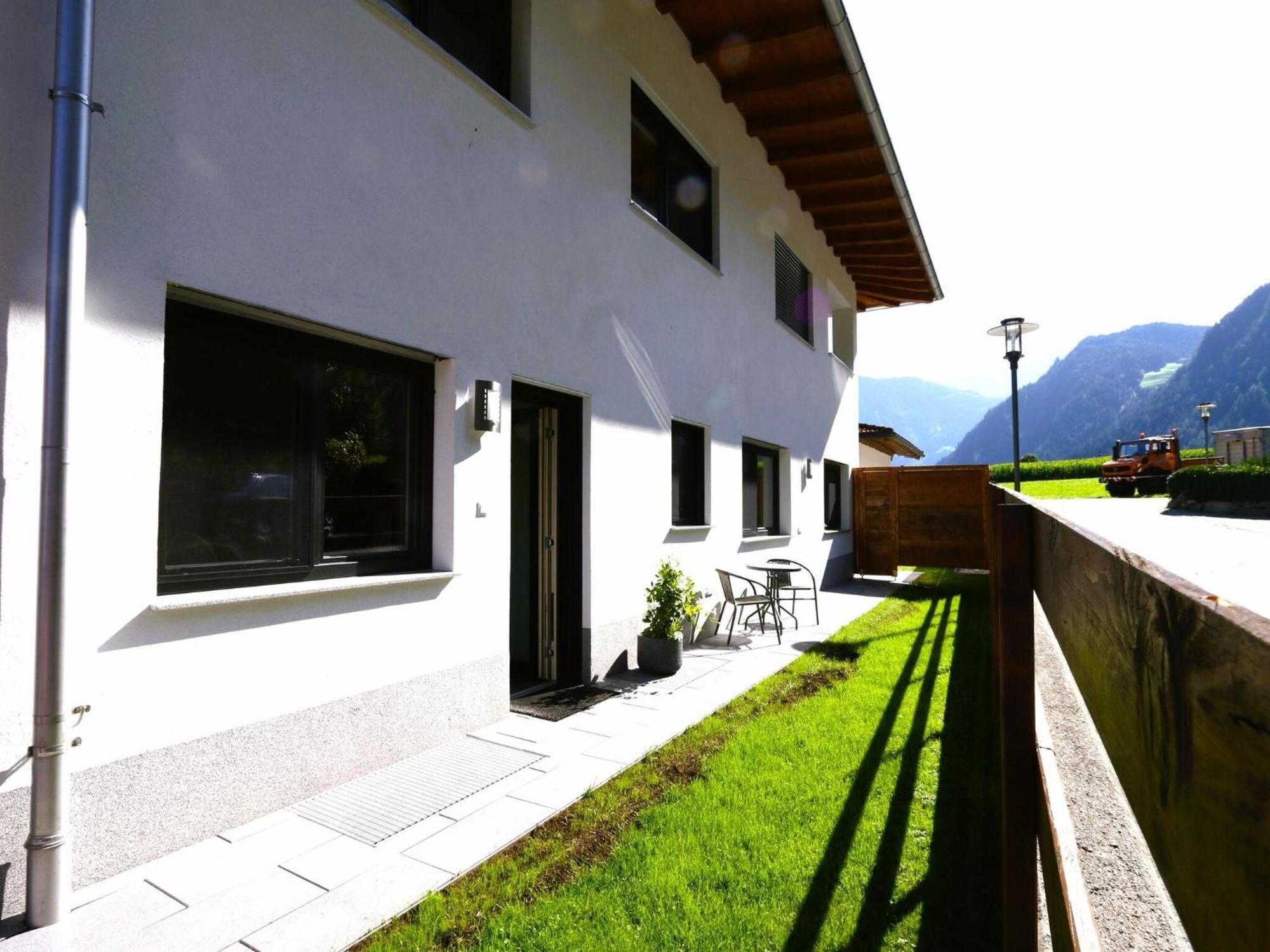 Quiet Holiday Flat Near The Mayrhofen Ski Area シュヴェンダウ エクステリア 写真
